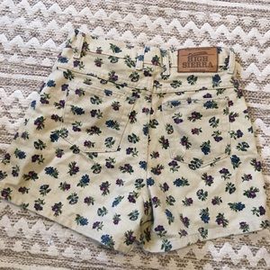 HIGH SIERRA VINTAGE HIGHWAISTED SHORTS